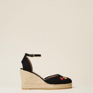 Twinset sandalias con cuña y bordado