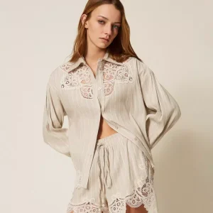 Twinset short de mezcla de lino con encaje