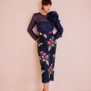 Carla Ruiz conjunto tubo