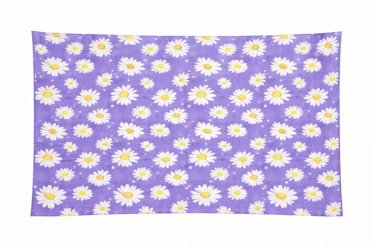 Fular de seda natural color lavanda con margaritas blancas - Imagen 5