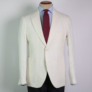 Chaqueta de lino blanco sin hombreras