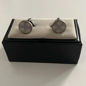 Gemelos Artesanales Flor de Lis Gris