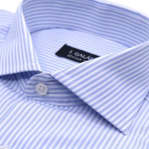 Camisa barra fil a fil azul y blanca puño de botón