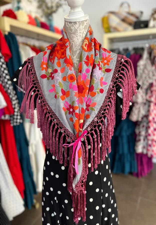 Mantón Cantillana Gris y Rosa - Imagen 2