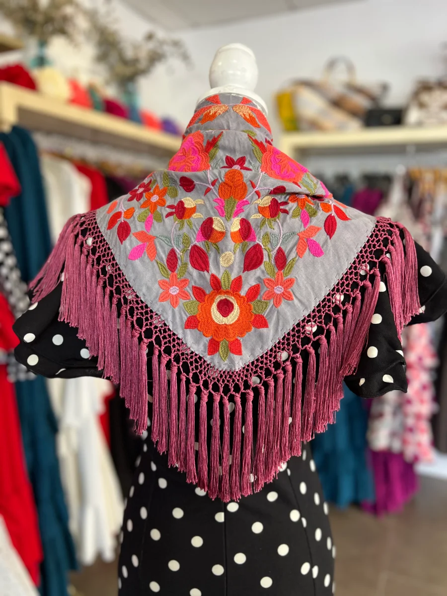 Mantón Cantillana Gris y Rosa - Imagen 4