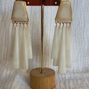Pendiente Rosario beige