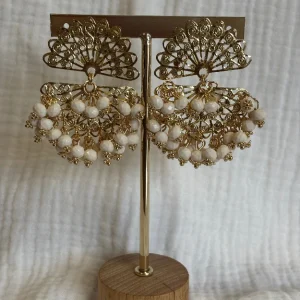Pendiente Carmen beige