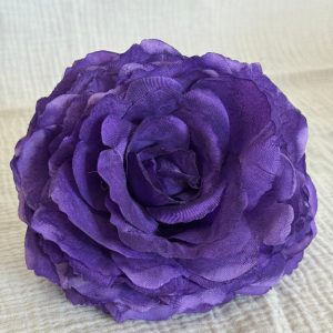 Rosa color morada