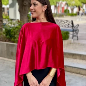 Capa de terciopelo roja