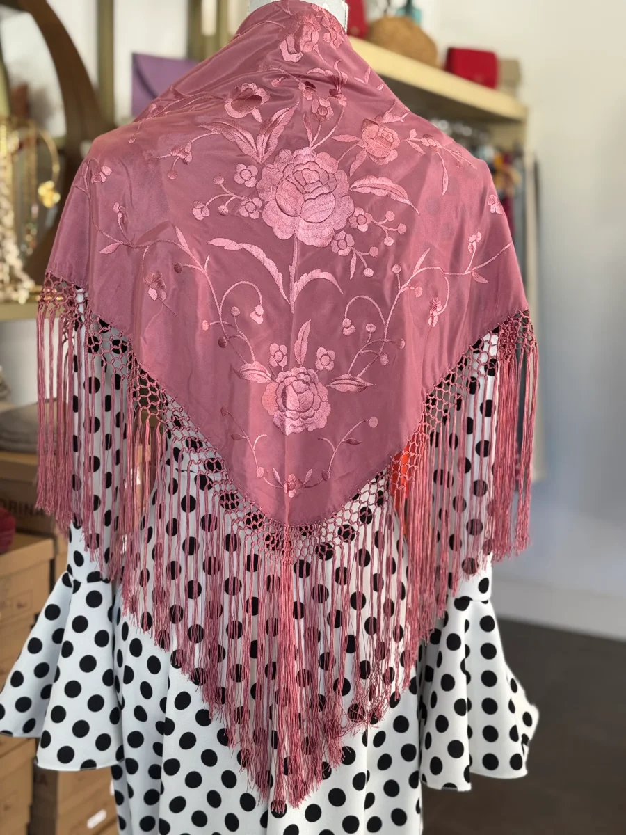 Mantón bordado rosa - Imagen 4