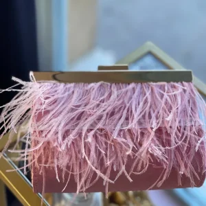 Cartera plumas rosa