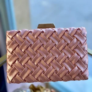 Cartera trenzada rosa