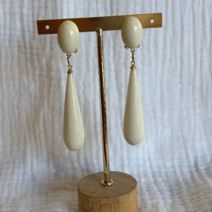 Pendientes Mery blanco roto