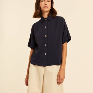 Camisa negra