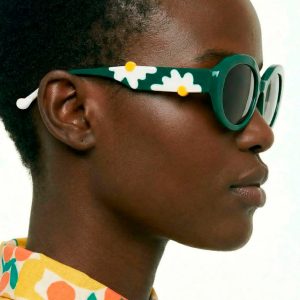 Gafas de sol verdes con estampado de margaritas