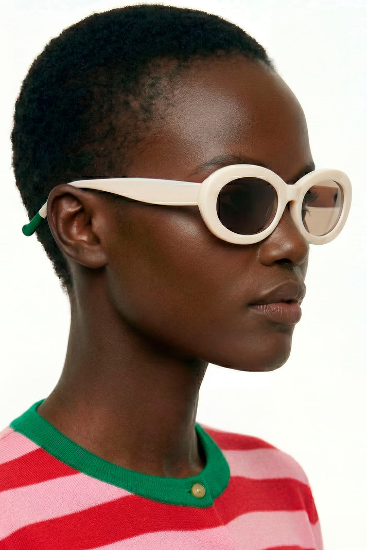 Gafas de sol blancas con punta de patillas multicolor verde y rojo - Imagen 2