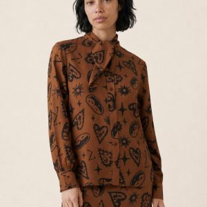 Blusa Brown Hearts