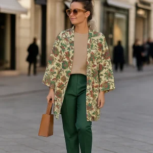 Kimono de semiseda verde con flores