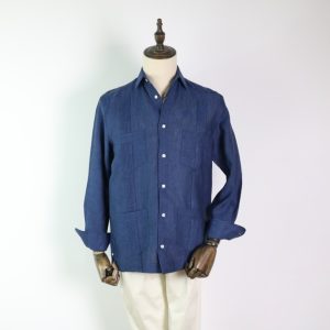 Guayabera con jaretas plisadas lino marino