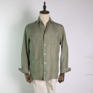 Guayabera con jaretas plisadas lino verde