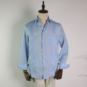 Guayabera con jaretas plisadas lino celeste