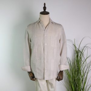 Guayabera con jaretas plisadas lino beige