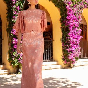 Matilde Cano falda guipur rosa