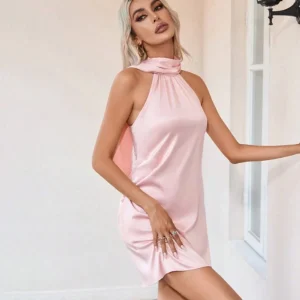 Minivestido de seda con cuello halter y espalda abierta