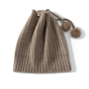 Cashmere pom-pom gorroy con cierre de cordón con sombreros de costillas gruesas