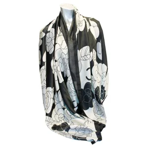 Fular de semi seda con forro Negro con flores blancas y gris