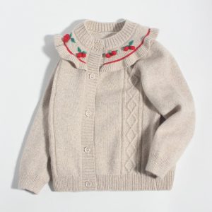 Cardigan de chicas Cardigan con volantes Cantelero bordado de cerezo suéter