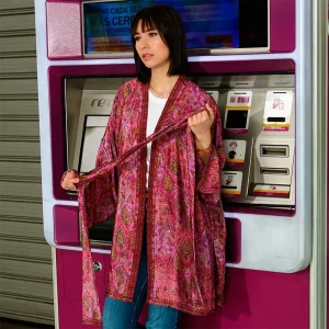 Kimono de semi seda Paisley fucsia