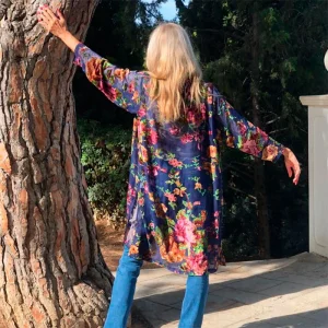 Kimono de terciopelo devore Flores sobre azul marino