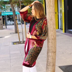 Kimono de  terciopelo devore color granate rubí