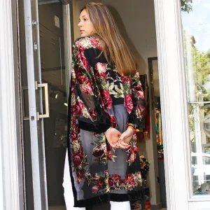 Kimono de terciopelo devore negro con flores