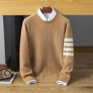 Jersey de cachemira con mangas a rayas y cuello redondo para hombre