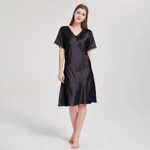 Camisón camisero de seda con encaje y cuello en V para mujer