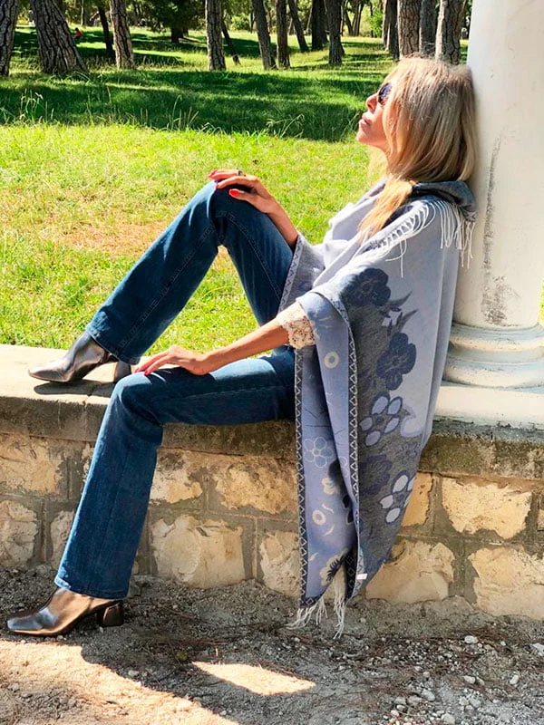 Poncho o capa de mujer reversible Flores azul - Imagen 4