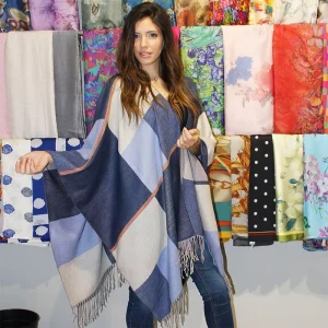 PONCHO «CUADROS»