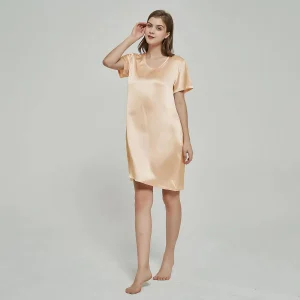 Silk Chemise Manga corta para mujeres Nightdress de seda de cuello redondo
