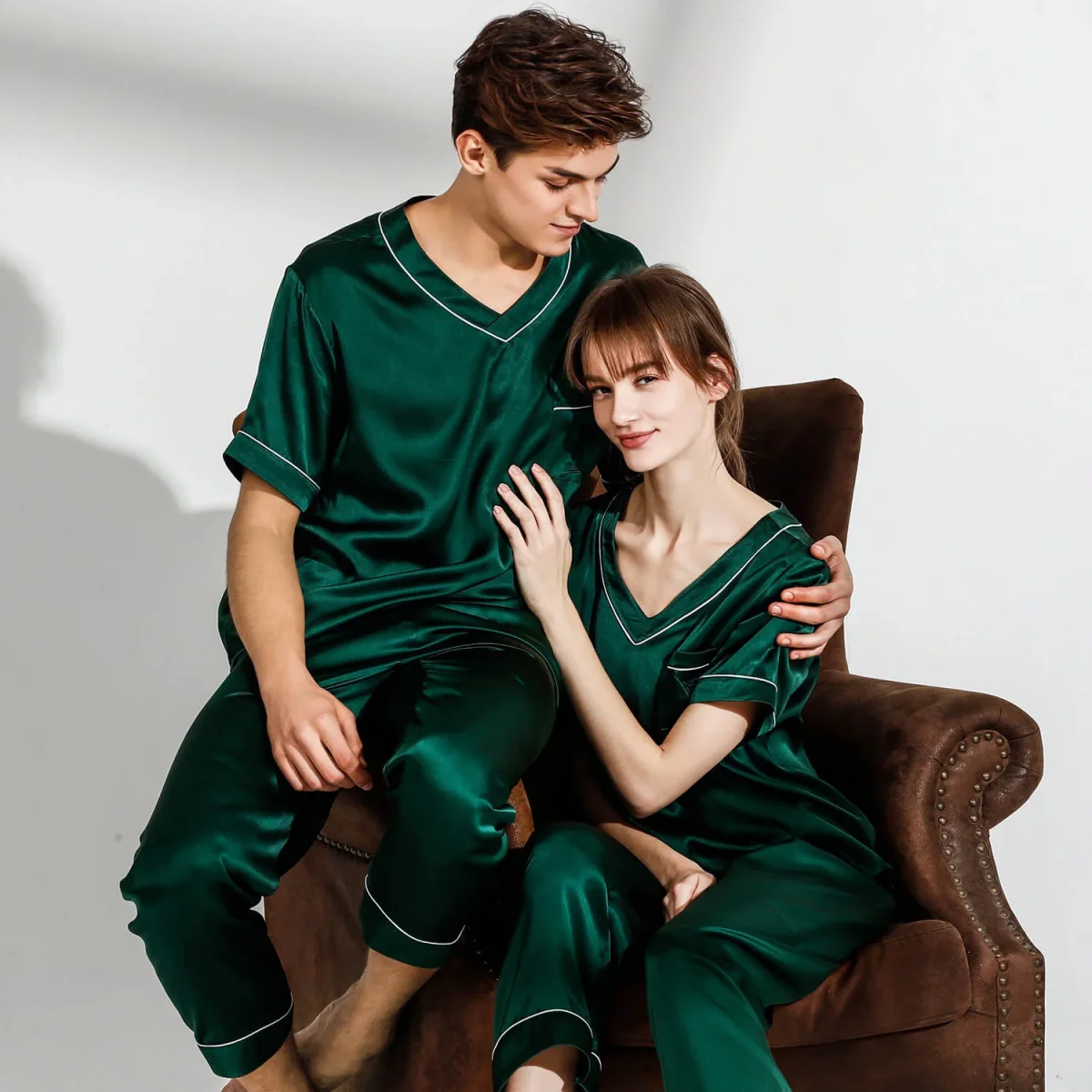 Pajamas de seda para pareja Pjs V cuello Pajamas de seda pura