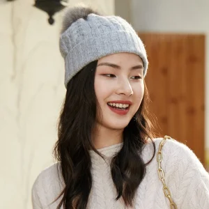 Gorro de punto de ochos de pura cachemira con gorro de invierno de canalé con pompón de pelo