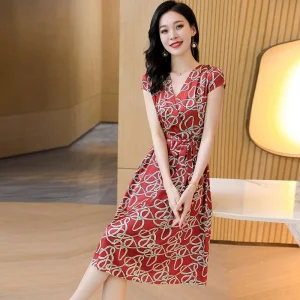 Vestido de envoltura de seda para mujer V Cuello de seda roja Vestido de verano de seda