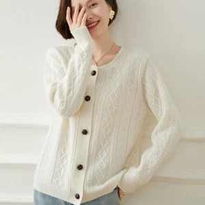 Cable de cable de diamante de mujer Botón Cardigan Cardigan Campo de cuello de la tripulación